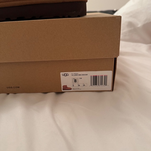 Women’s Classic Mini Crescent UGGS - Picture 2 of 5